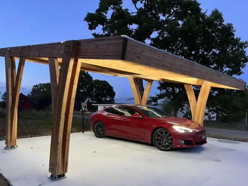 Carport avec panneaux solaires Marseille